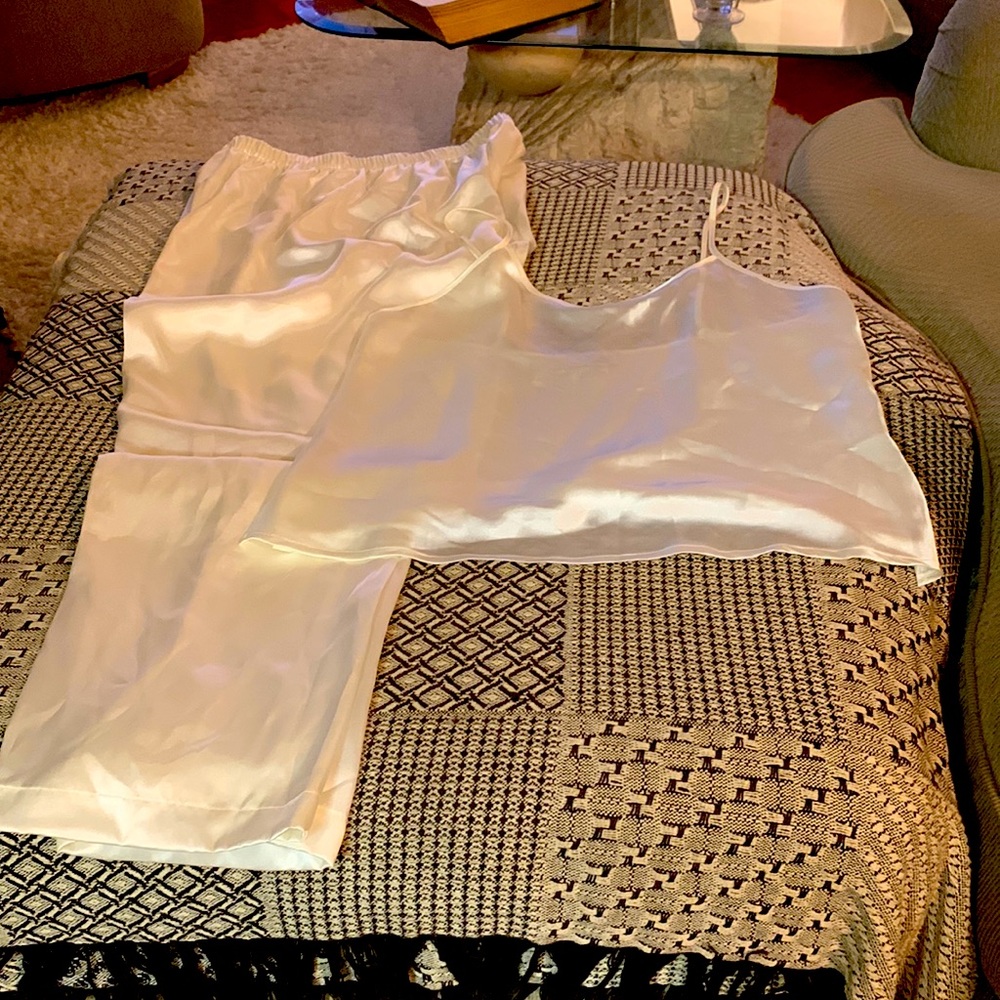 2 PC ivory pajama set size large